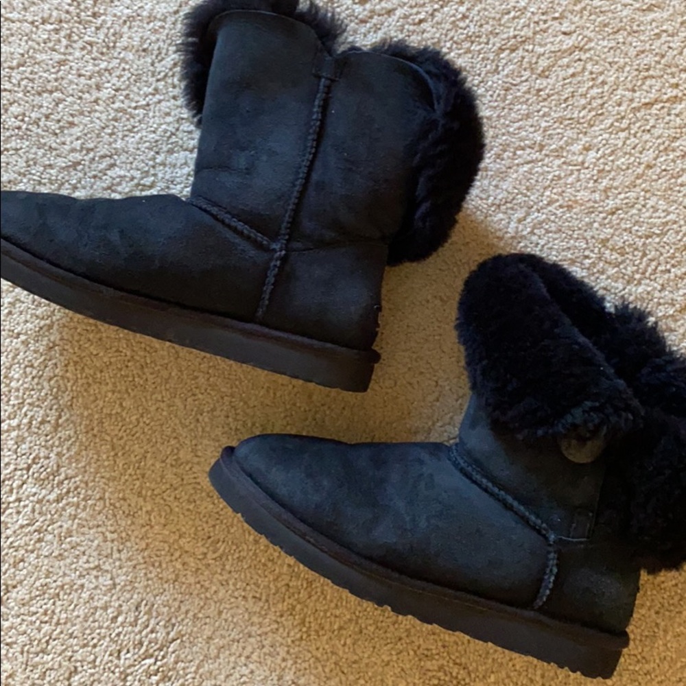 Black Uggs